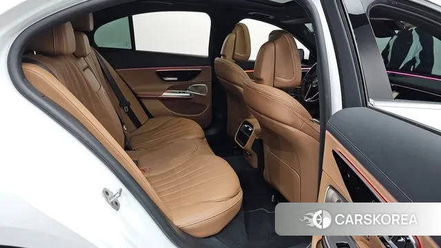 Mercedes-Benz E-Class W214 2024 Белый из Кореи, фото 3