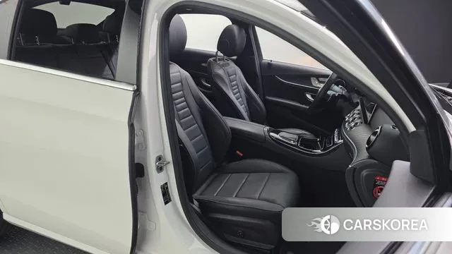 Mercedes-Benz E-Class W213 2022 Белый из Кореи, фото 3