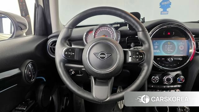 Mini Cooper 2022 Жемчужный цвет из Кореи, фото 3