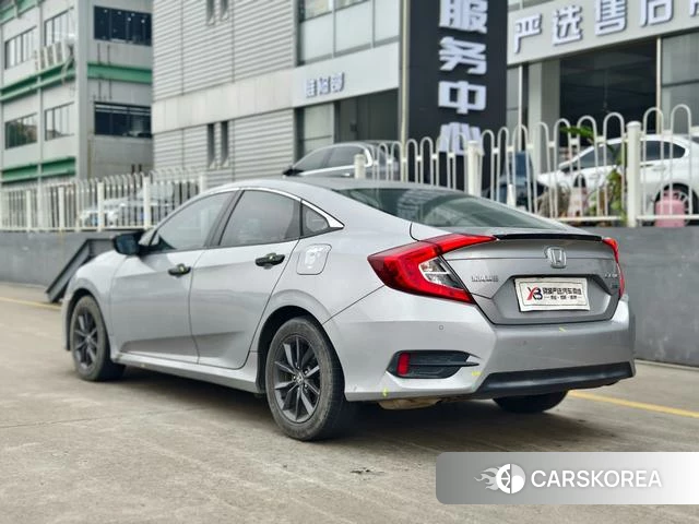 Honda Civic 2021 Серебристо-серый из Китая, фото 3
