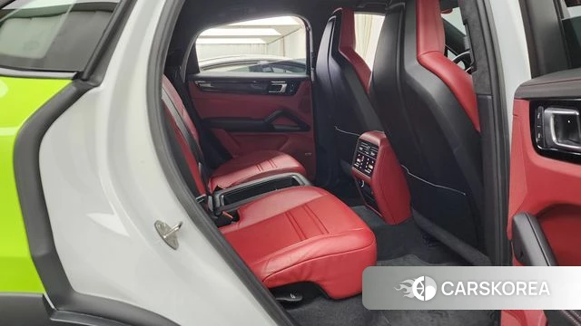 Porsche Cayenne (PO536) 2022 Светло-зеленый из Кореи, фото 3