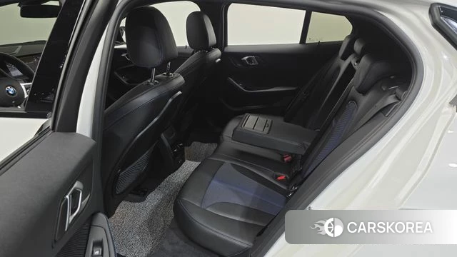 BMW 1 Series (F40) 2023 Белый из Кореи, фото 3