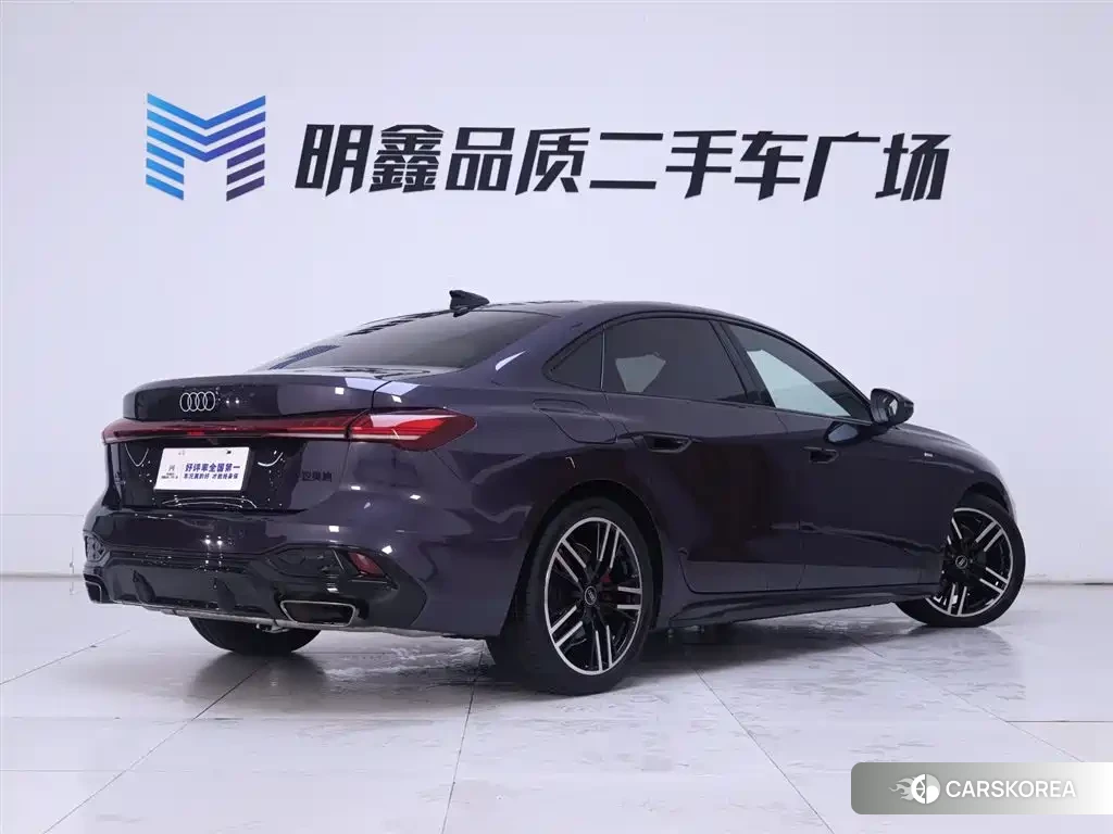 Audi A5L 2025 Red/purple из Китая, фото 3