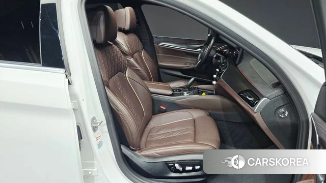 BMW 5 Series (G30) 2022 Белый из Кореи, фото 3