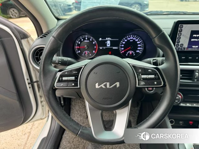 Kia The New K3 2nd generation 2022 Белый из Кореи, фото 3