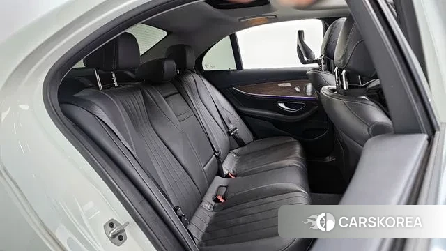 Mercedes-Benz E-Class W213 2019 Белый из Кореи, фото 3