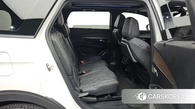 Peugeot 5008 second generation 2024 Белый из Кореи, фото 3