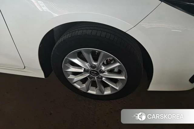 Toyota Corolla 2021 Белый из Китая, фото 3