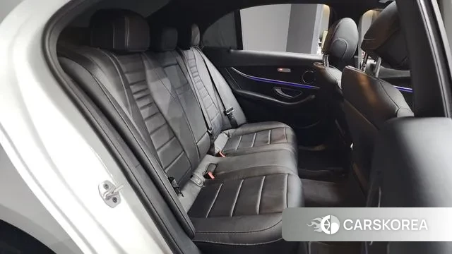 Mercedes-Benz E-Class W213 2023 Белый из Кореи, фото 3