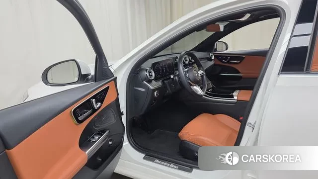 Mercedes-Benz C-Class W206 2022 Белый из Кореи, фото 3