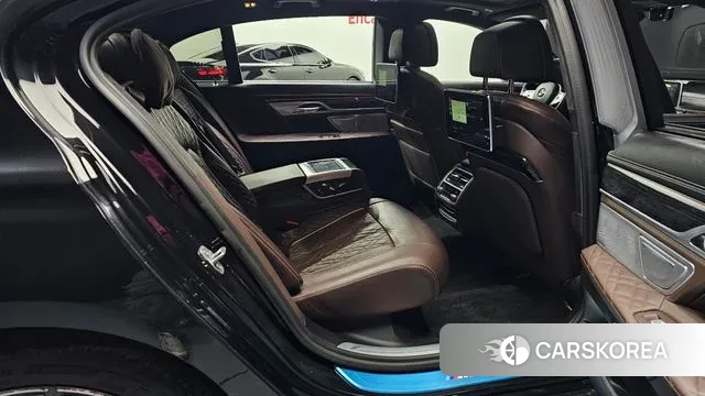 BMW 7 Series (G11) 2022 Черный из Кореи, фото 3