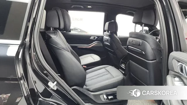 BMW X7 (G07) 2024 Черный из Кореи, фото 3