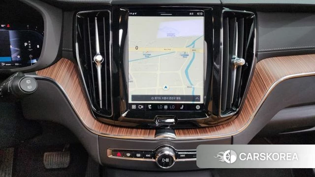 Volvo XC60 second Generation 2023 Белый из Кореи, фото 3