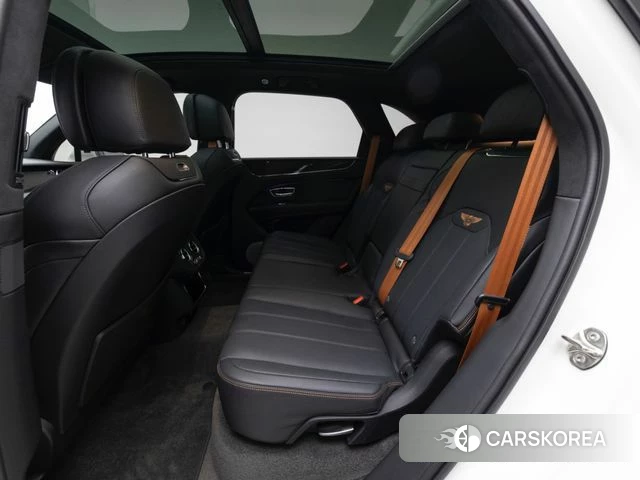 Bentley Bentayga 2025 Белый из Кореи, фото 3