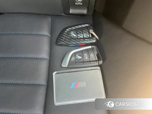 BMW 3 Series (G20) 2023 Светло-серебряный цвет из Кореи, фото 3