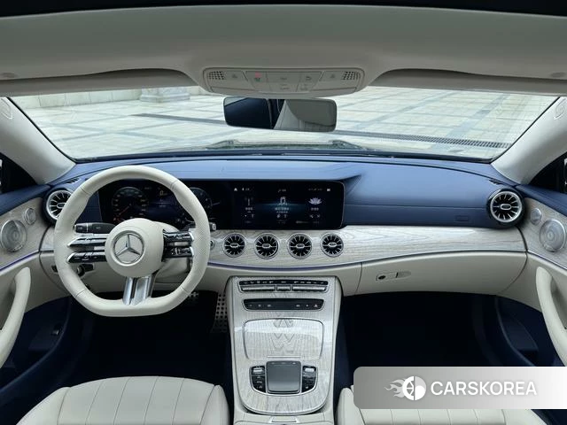 Mercedes-Benz E-class (imported) 2023 Зеленый из Китая, фото 3