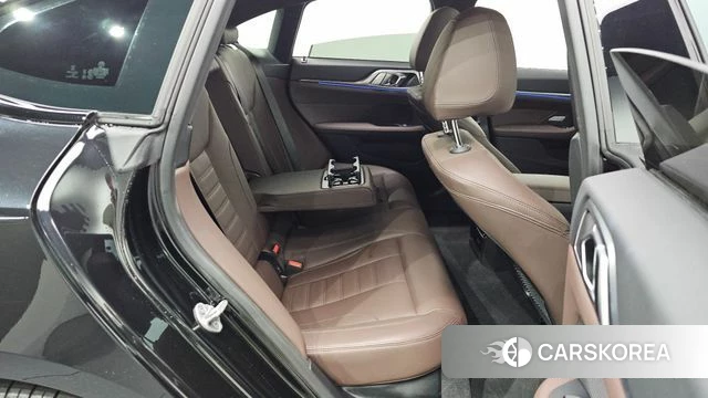 BMW 4 Series (G22) 2023 Черный из Кореи, фото 3