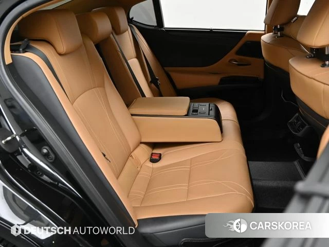 Lexus ES300h 7th generation 2023 Черный из Кореи, фото 3