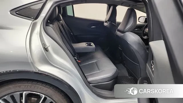 Toyota Prius 5th Generation 2024 Серебряный из Кореи, фото 3