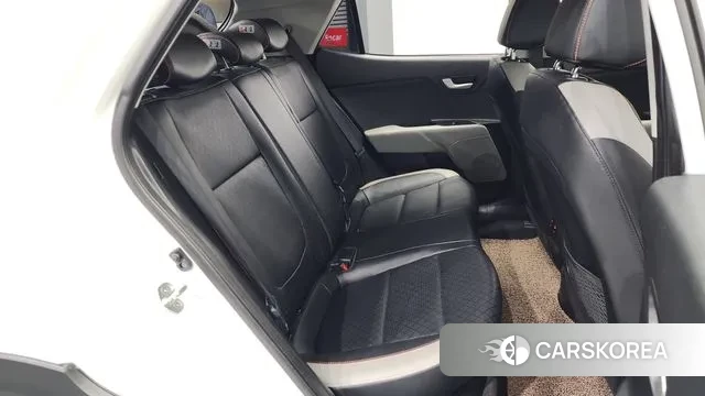 Kia Stonic 2019 Белый из Кореи, фото 3