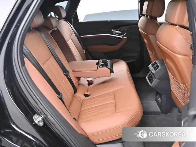 Audi e-Tron 2023 Черный из Кореи, фото 3