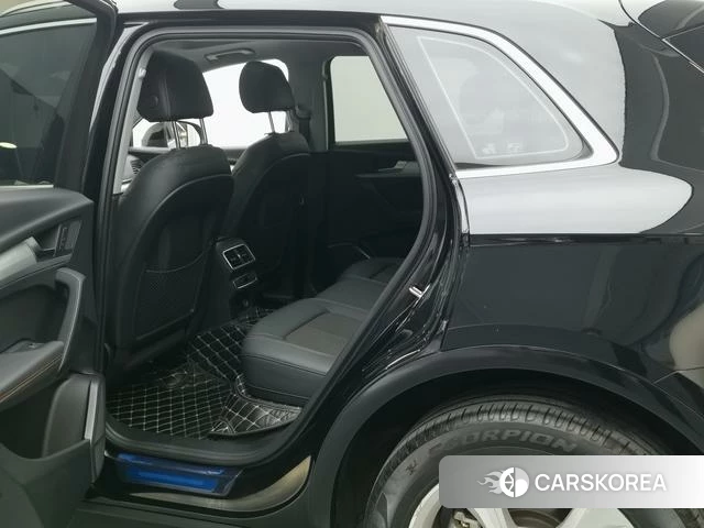 Audi Q5L 2020 Черный из Китая, фото 3