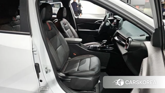 Chevrolet (GM Daewoo) Trax Crossover 2024 Белый из Кореи, фото 3