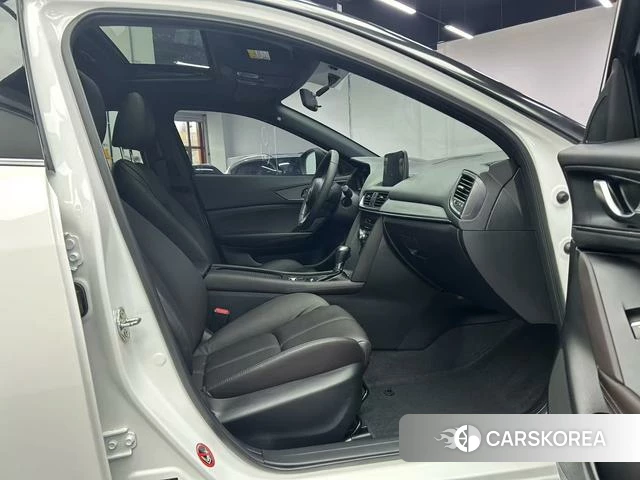 Mazda CX-4 2023 Белый из Китая, фото 3