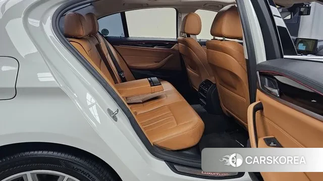 BMW 5 Series (G30) 2018 Белый из Кореи, фото 3