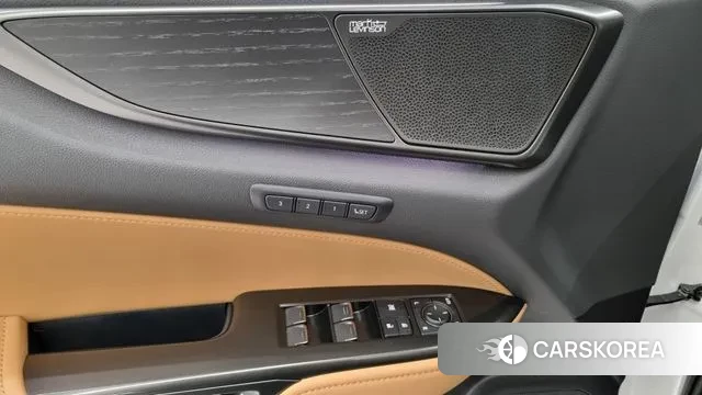 Lexus NX350h Second generation 2024 Белый из Кореи, фото 3