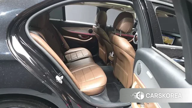 Mercedes-Benz E-Class W213 2018 Черный из Кореи, фото 3