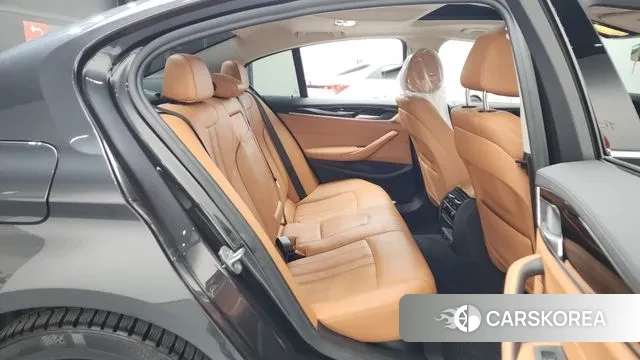 BMW 5 Series (G30) 2018 Серый из Кореи, фото 3