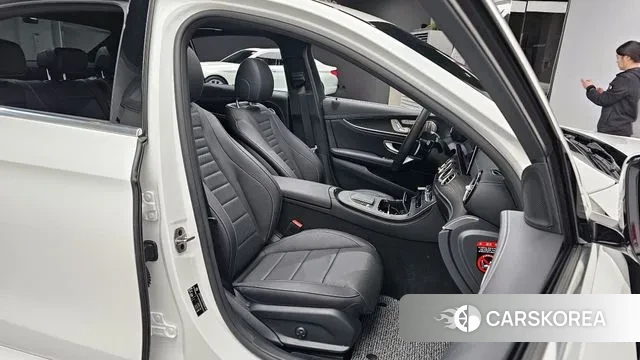 Mercedes-Benz E-Class W213 2022 Белый из Кореи, фото 3