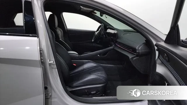 Hyundai Avante (CN7) 2022 Серебристо-серый из Кореи, фото 3