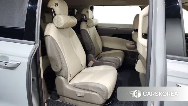 Kia The New Carnival 4th Generation 2024 Серебристо-серый из Кореи, фото 3