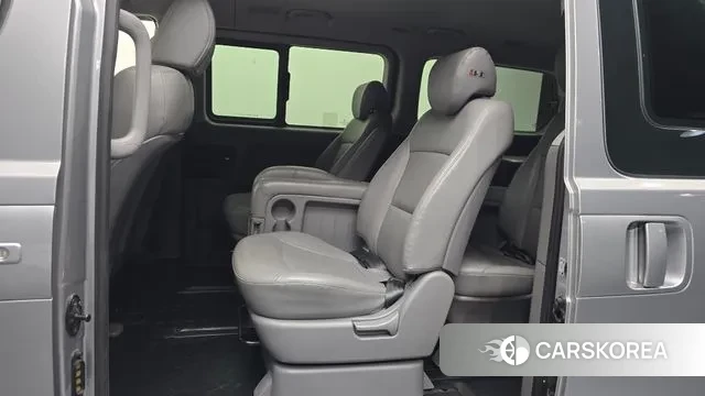 Hyundai The New Grand Starex 2020 Серебристо-серый из Кореи, фото 3