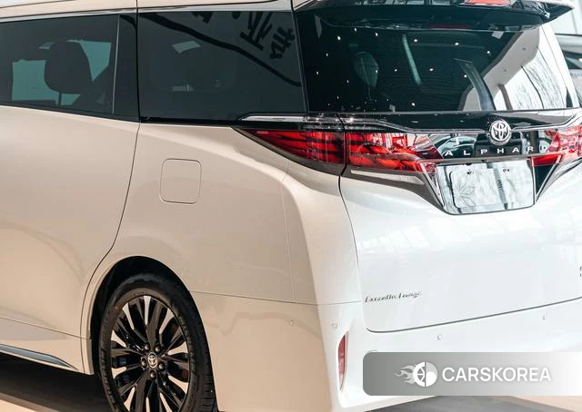 Toyota Elfa 2026 Белый из Китая, фото 3