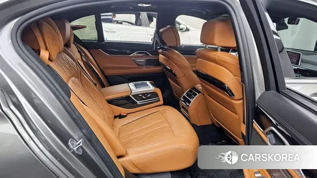 BMW 7 Series (G11) 2019 Серебристо-серый из Кореи, фото 3