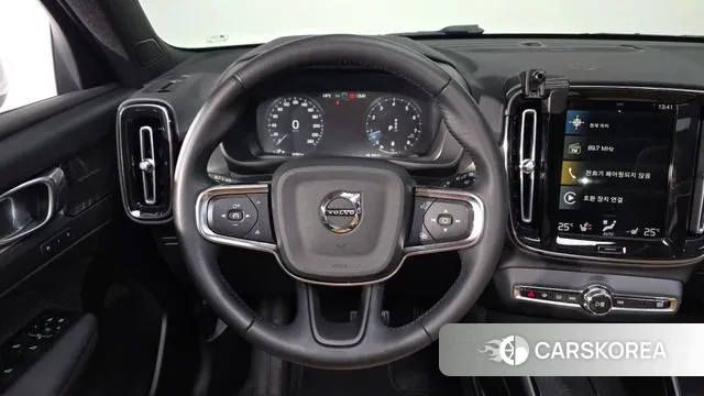 Volvo XC40 2021 Белый из Кореи, фото 3