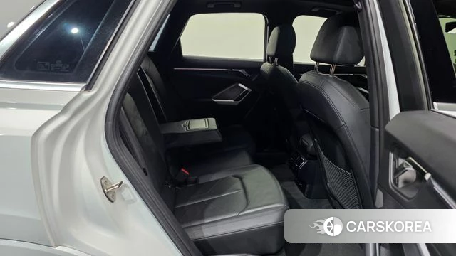 Audi Q3 (F3) 2023 Белый из Кореи, фото 3