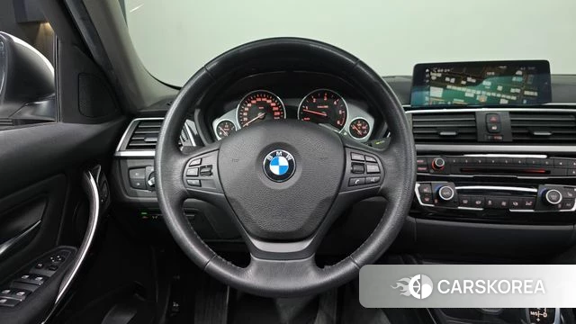 BMW 3 Series (F30) 2018 Белый из Кореи, фото 3