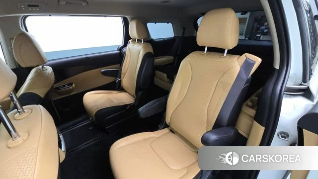 Kia Carnival 4th generation 2023 Белый из Кореи, фото 3