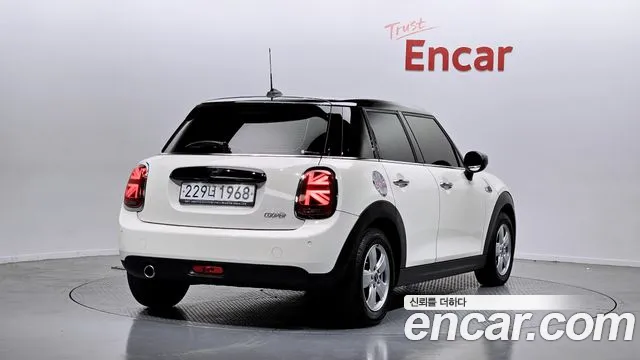 Mini Cooper 2020 Жемчужный цвет из Кореи, фото 3