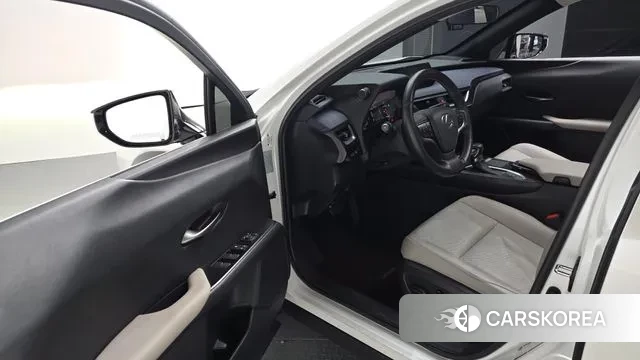 Lexus UX250h 2020 Белый из Кореи, фото 3