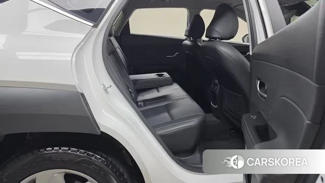 Hyundai Kona (SX2) 2023 Белый из Кореи, фото 3