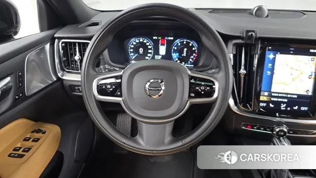 Volvo V60 Cross-Country 2nd Generation 2020 Черный из Кореи, фото 3
