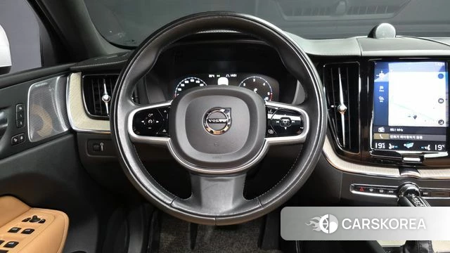 Volvo XC60 second Generation 2019 Белый из Кореи, фото 3