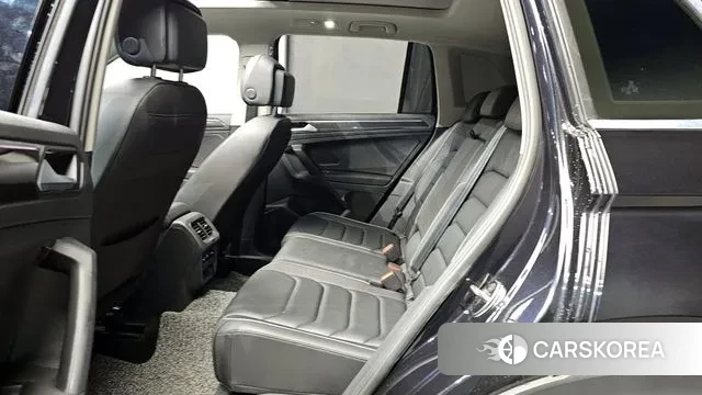 Volkswagen Tiguan second Generation 2022 Черный из Кореи, фото 3