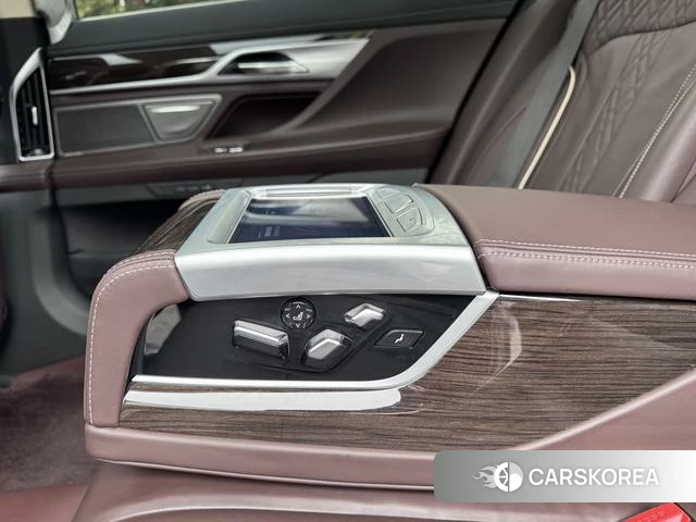 BMW 7 series 2022 Черный из Китая, фото 3