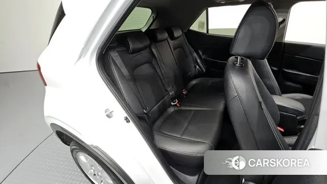 Hyundai Venue 2023 Белый из Кореи, фото 3